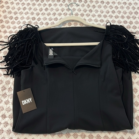NWT DKNY Donna Karan Black Cocktail Sheath Dress Studded Fringe Shoulder Size 4 - Picture 9 of 16